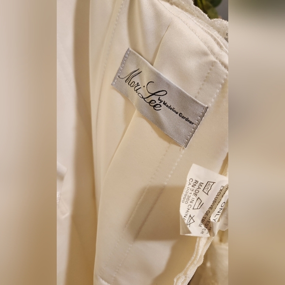 NWT Morilee Ivory Lace Sequin & Pearl Embellished Wedding Gown Sample - Picture 16 of 17